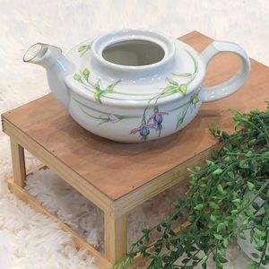 Prelude, The Toscany Collection teapot